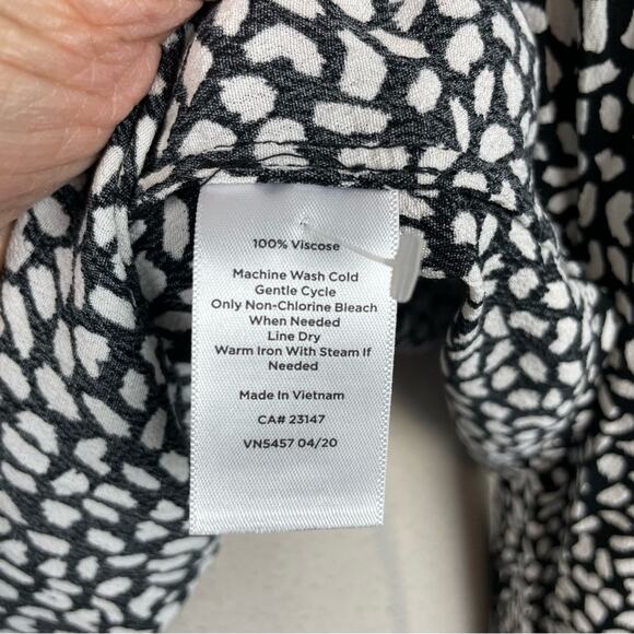 Talbots Black White Abstract Dot Partial Wrap Long Sleeve Top XL - Picture 8 of 10